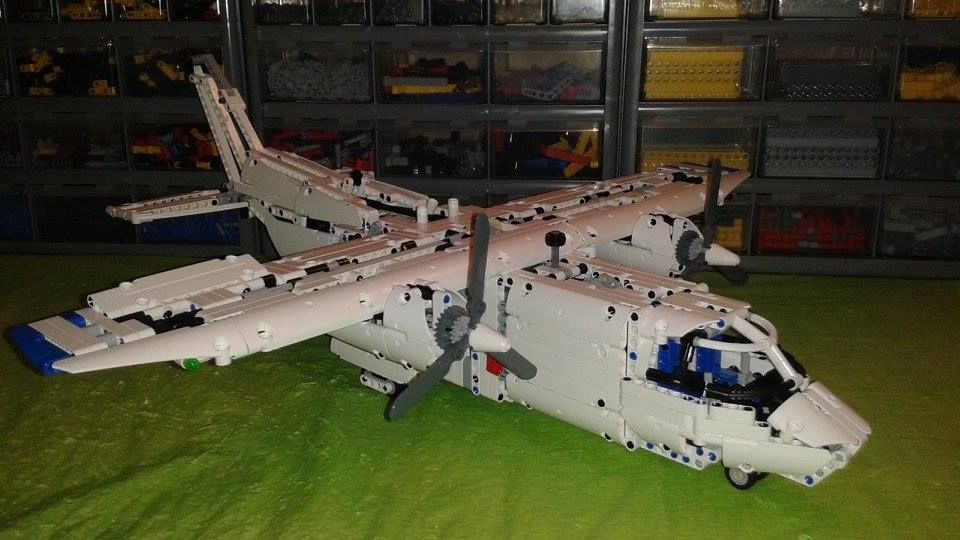 Cargo plane (42025) MOD