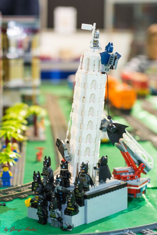 Expozitia “Under Construction – Etajul 1: Invazia”