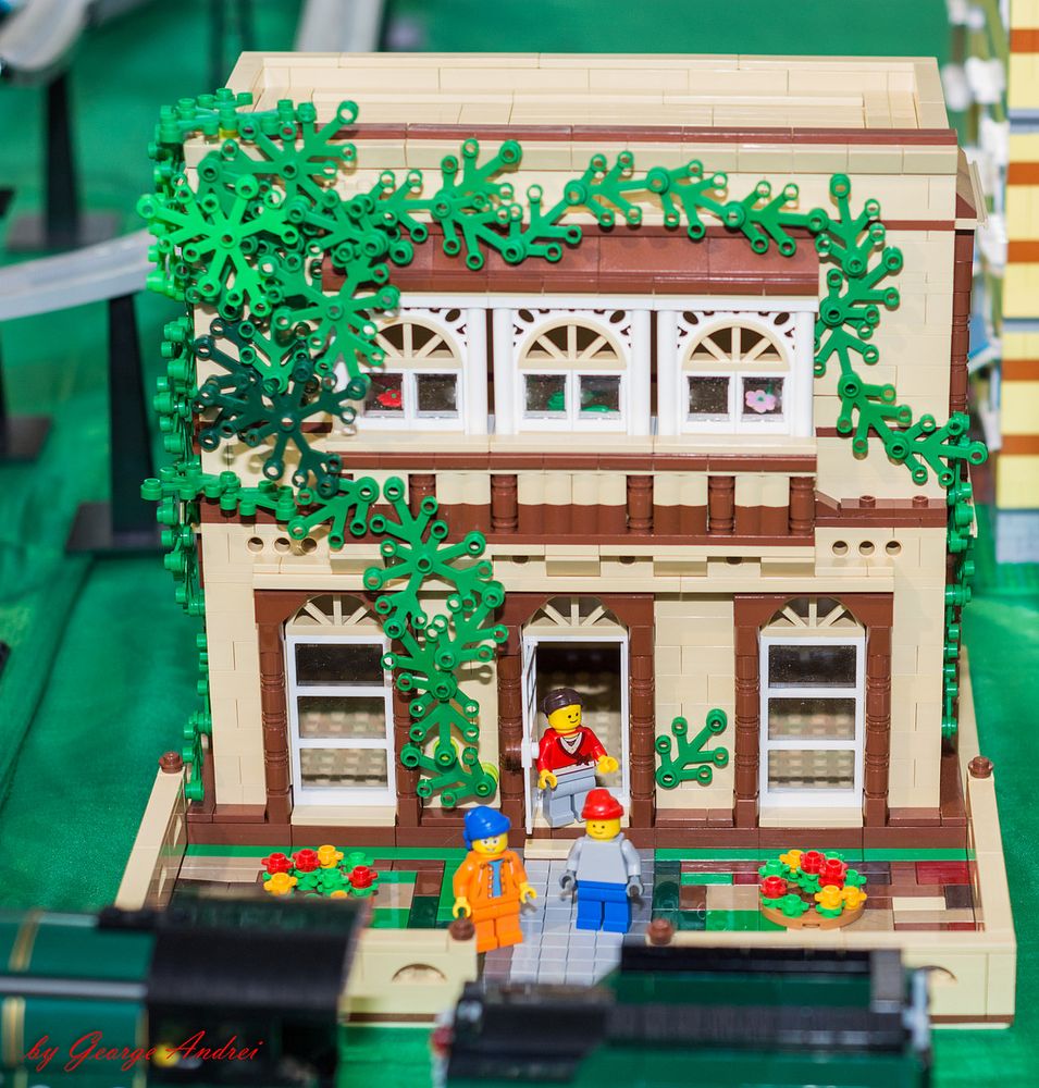 LEGO® MOC by Chyck: Casa cu iedera