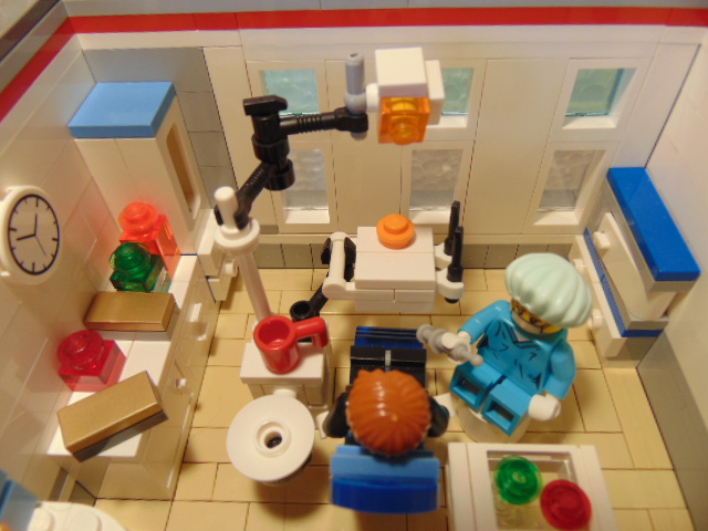 LEGO® MOC by Chyck: Policlinica – cabinetul de stomatologie
