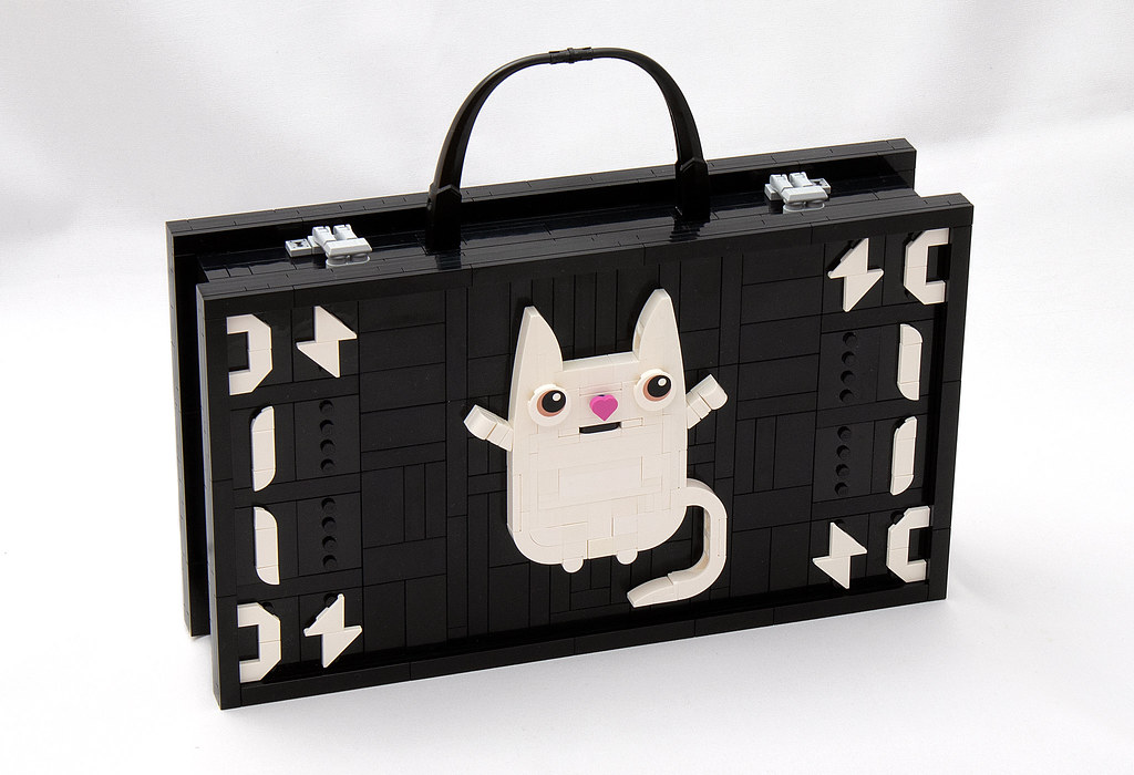 LEGO® MOC by vitreolum: Kitteh Briefcase
