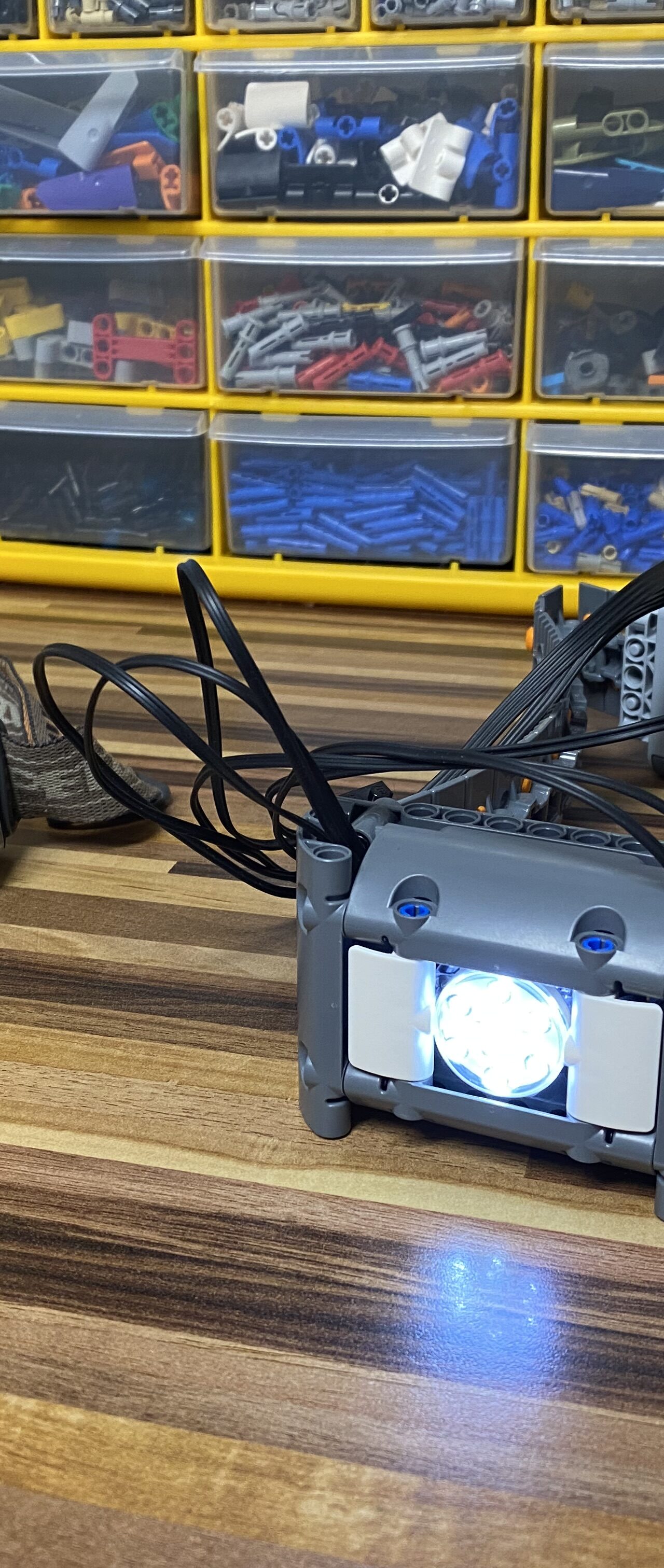 MOC-uiala torturilor – Creatia 11: Frontala lui Craciun by Homersapien